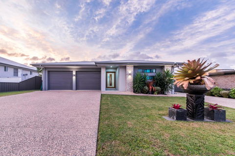 Whitsunday Sands - Accommodation in Surfers Paradise 1