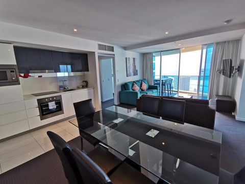 Widest Ocean View And Balcony Luxury Apt - Accommodation in Surfers Paradise 1