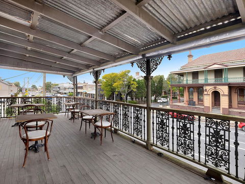William Arnott Hotel - Accommodation in Surfers Paradise 1