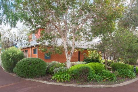 Wills - Accommodation in Surfers Paradise 0
