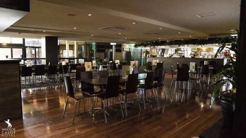 Windsor Castle Hotel - Accommodation in Surfers Paradise 0