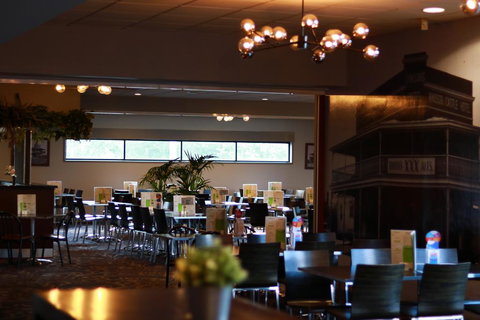 Windsor Castle Hotel - Accommodation in Surfers Paradise 2