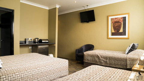 Windsor Castle Hotel - Accommodation in Surfers Paradise 1