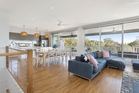 WINDSPRAY - MOUNT MARTHA - Accommodation in Surfers Paradise 1
