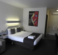 Wine Village Motor Inn - Accommodation in Surfers Paradise