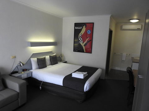 Wine Village Motor Inn - Accommodation in Surfers Paradise 0