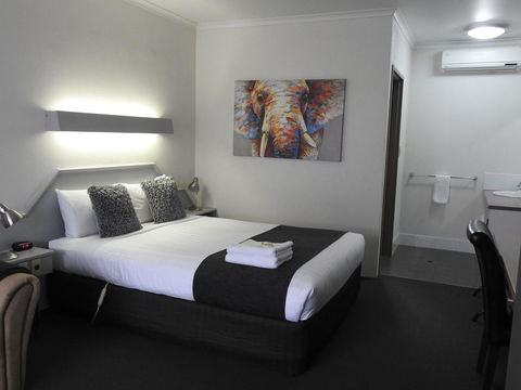 Wine Village Motor Inn - Accommodation in Surfers Paradise 1