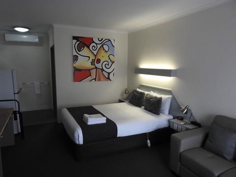 Wine Village Motor Inn - Accommodation in Surfers Paradise 3
