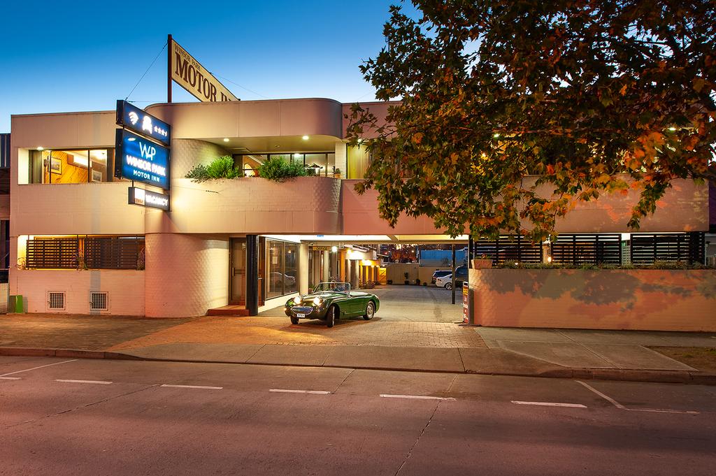 Albury NSW Accommodation in Surfers Paradise