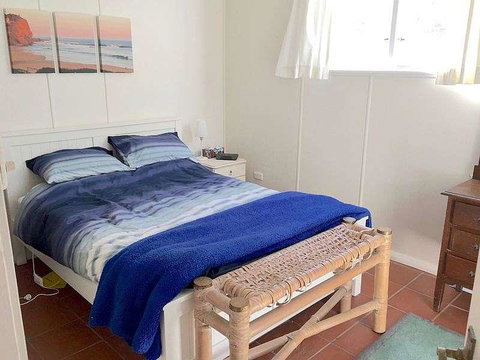 Wisteria Cottage On The Lagoon/Beach - Accommodation in Surfers Paradise 3
