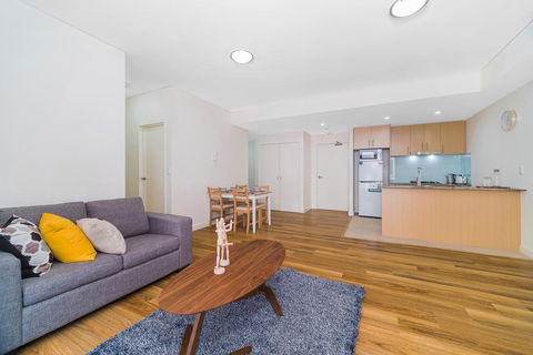 Wolli Creek Airport Serviced 2 Bedroom Apartment - Accommodation in Surfers Paradise 1