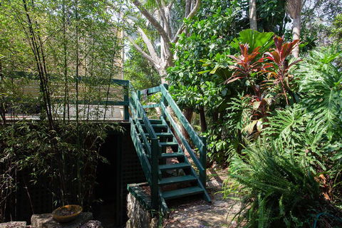 Woolwich Studio Bliss, Your Private Oasis By The Water - Accommodation in Surfers Paradise 1