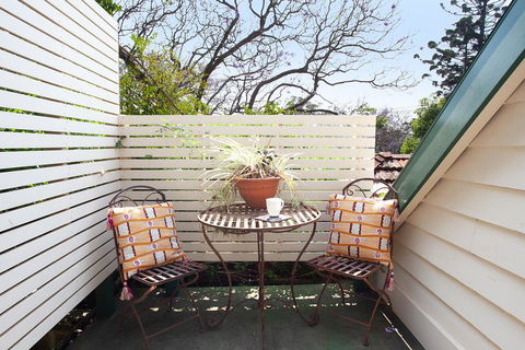 Woolwich Studio Bliss, Your Private Oasis By The Water - Accommodation in Surfers Paradise 2