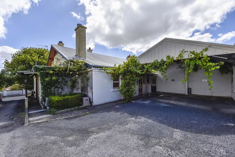 Wyatt Guest House - Accommodation in Surfers Paradise 1