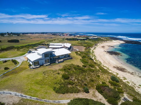Wytonia Beachfront Accommodation - Accommodation in Surfers Paradise 0