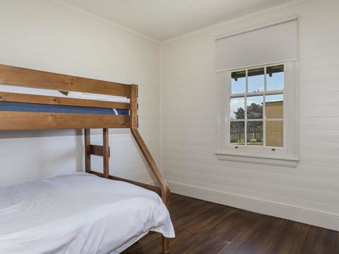 Yamba Pilot Cottage 2 - Pets Welcome - Close To Beach - Accommodation in Surfers Paradise 1