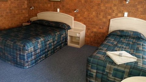 Yambil Inn - Accommodation in Surfers Paradise 1