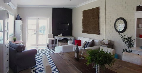 YSG The Edward Townhouse 155 - Steps To Town - Accommodation in Surfers Paradise 1