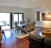 Zero Contact Private CBD-Social-Chillout-Oasis with Outdoors For You  Friends - Accommodation in Surfers Paradise
