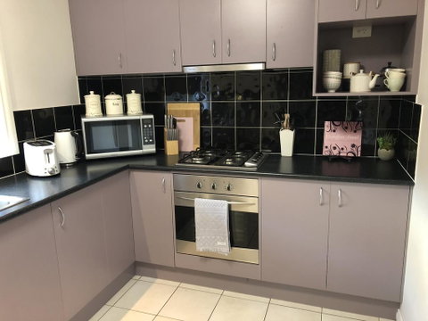Haven Family& Dog Freindly , Close To Hospital, Airport, Bunnings - Accommodation in Surfers Paradise 2
