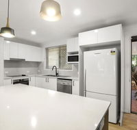 Coongarra Esplanade 41 Lakeshores - Accommodation in Surfers Paradise