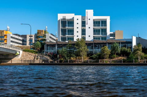 Mercure Sunshine Coast Kawana Waters - Accommodation in Surfers Paradise 0