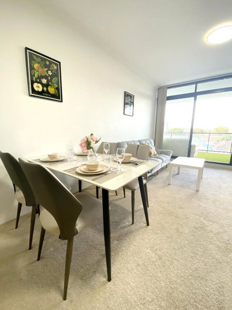 A Cozy 2B2B Apartment Near Airport & Train Station - Accommodation in Surfers Paradise 1