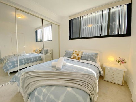 A Cozy 2B2B Apartment Near Airport & Train Station - Accommodation in Surfers Paradise 2