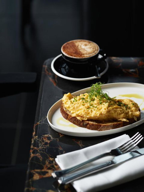 A By Adina Canberra - Accommodation in Surfers Paradise 1
