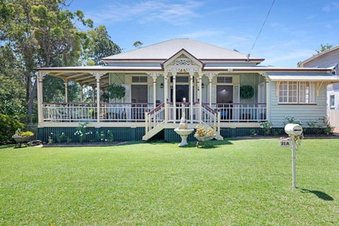 A Charming Queenslander - Accommodation in Surfers Paradise 4