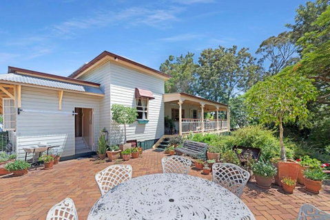 A Charming Queenslander - Accommodation in Surfers Paradise 2