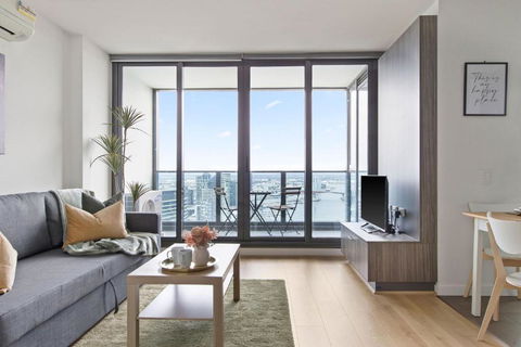A Cozy 2BR Apt With Harbour Views FREE Parking - Accommodation in Surfers Paradise 2