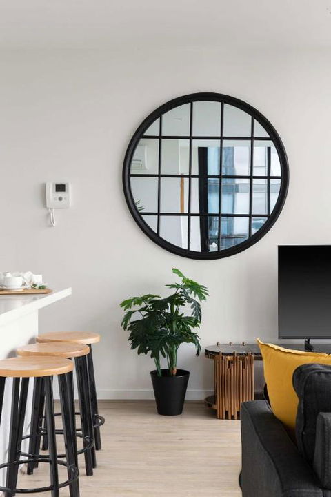 A Cozy 2BR Apt With Panoramic Views FREE Parking - Accommodation in Surfers Paradise 1
