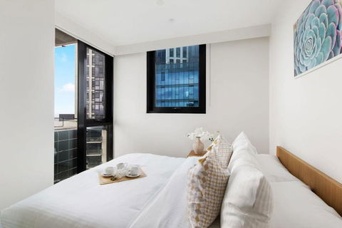 A Cozy 2BR Apt With Panoramic Views FREE Parking - Accommodation in Surfers Paradise 4
