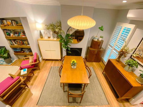 A Timeless Terrace House Of Elegance And Style - Accommodation in Surfers Paradise 0