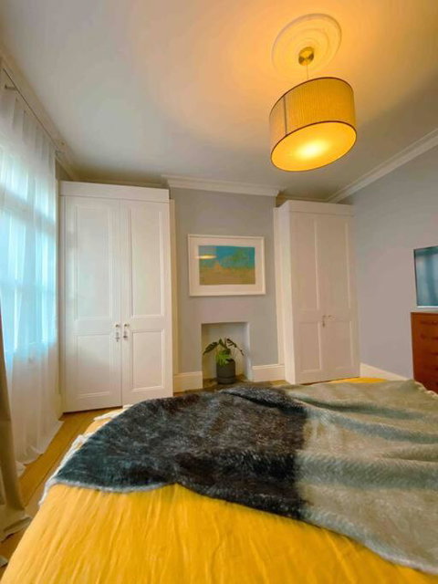 A Timeless Terrace House Of Elegance And Style - Accommodation in Surfers Paradise 4