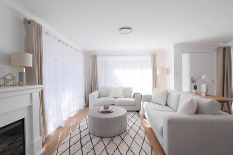 Abbey House - 3BR/sleeps 8 - South Leura - Accommodation in Surfers Paradise 0