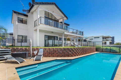 Above And Beyond - Beautiful Home With Heated Pool And Views - Accommodation in Surfers Paradise 0