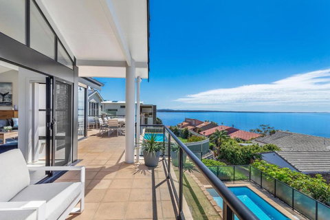 Above And Beyond - Beautiful Home With Heated Pool And Views - Accommodation in Surfers Paradise 1