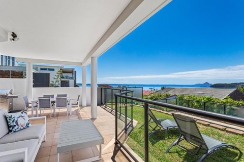 Above And Beyond - Beautiful Home With Heated Pool And Views - Accommodation in Surfers Paradise 2