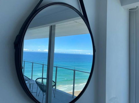 Absolute Beachfront Central Surfers Paradise - Accommodation in Surfers Paradise 3