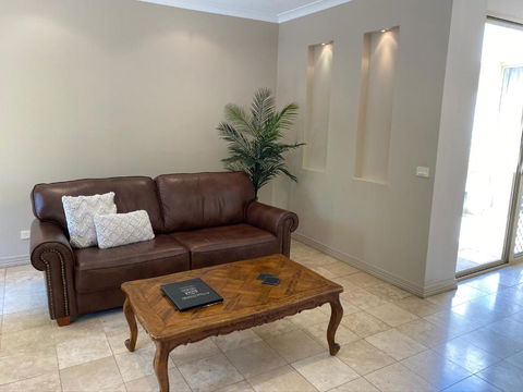 Acacia Terraces - Accommodation in Surfers Paradise 2