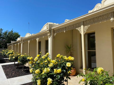 Acacia Terraces - Accommodation in Surfers Paradise 1