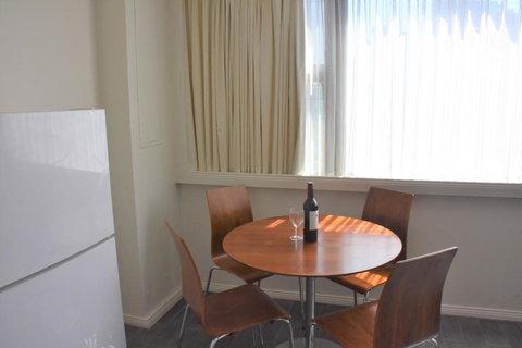 Accommodation Sydney CBD - Hyde Park Plaza Park View 38 College Street Studio Apartment - Accommodation in Surfers Paradise 2