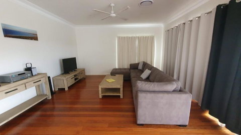 Adacos 19 On Sturt - Bring Your Own Linen - Accommodation in Surfers Paradise 3