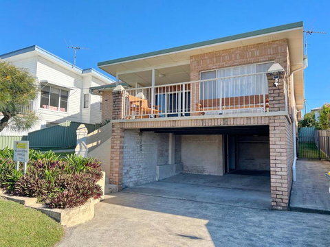 Adacos 19 On Sturt - Bring Your Own Linen - Accommodation in Surfers Paradise 0