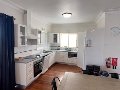 Adacos 19 On Sturt - Bring Your Own Linen - Accommodation in Surfers Paradise 4