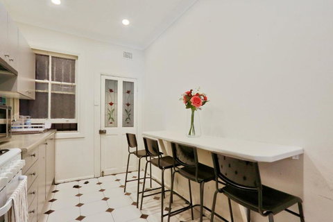 Affordable 3 Bedroom House Darlinghurst With 2 E-Bikes Included - Accommodation in Surfers Paradise 3