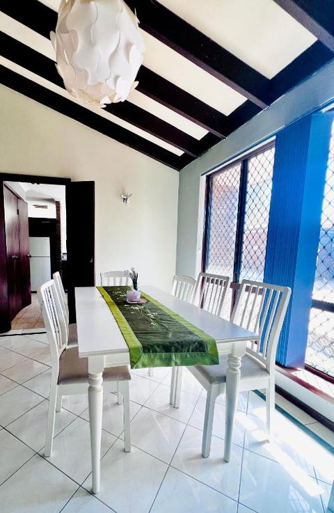 Affordable Beautiful Queen Bedroom Near City Swan River Fremantle University - Accommodation in Surfers Paradise 3