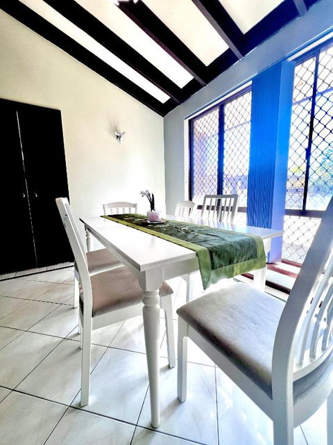 Affordable Beautiful Queen Bedroom Near City Swan River Fremantle University - Accommodation in Surfers Paradise 4